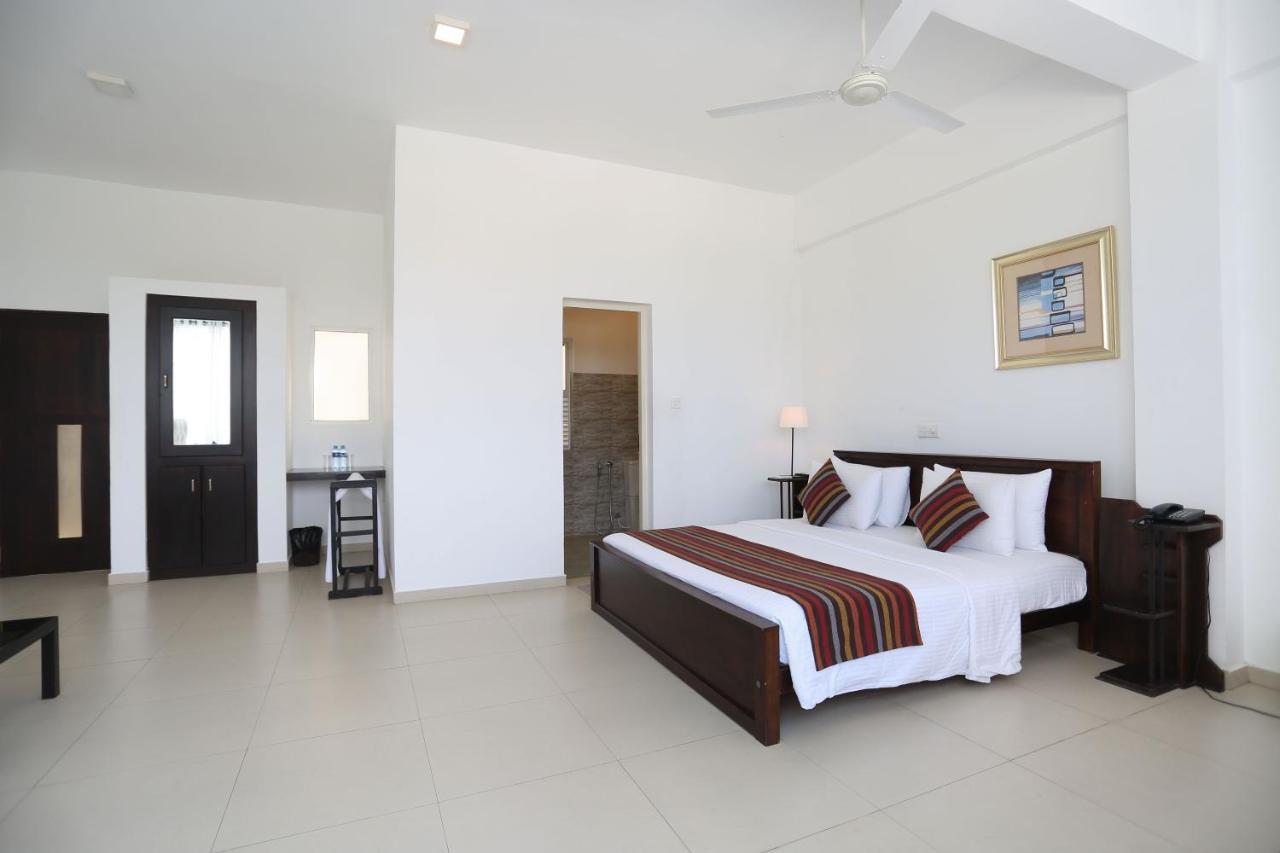Hotel Twenty Two Binaweli Weligama Exterior foto